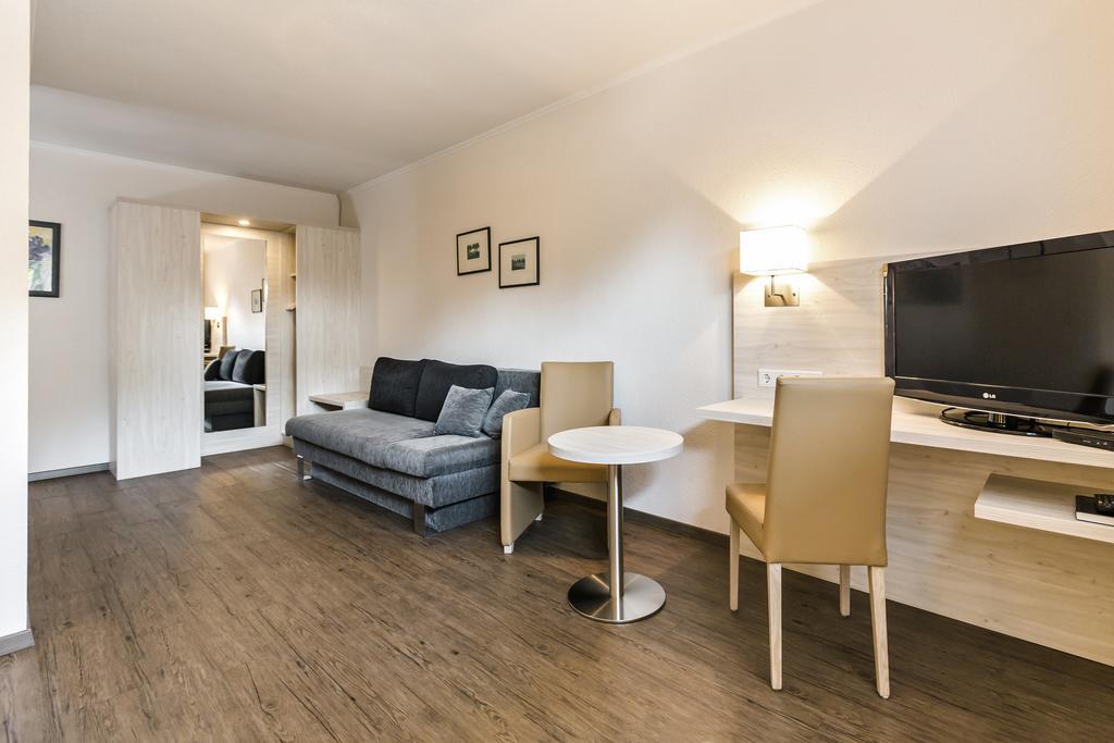 Land-Gut-Hotel Westerkrug Wanderup Экстерьер фото