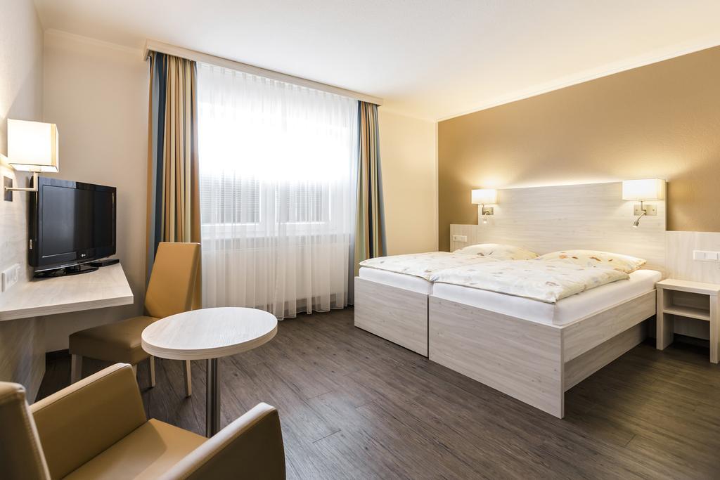 Land-Gut-Hotel Westerkrug Wanderup Экстерьер фото