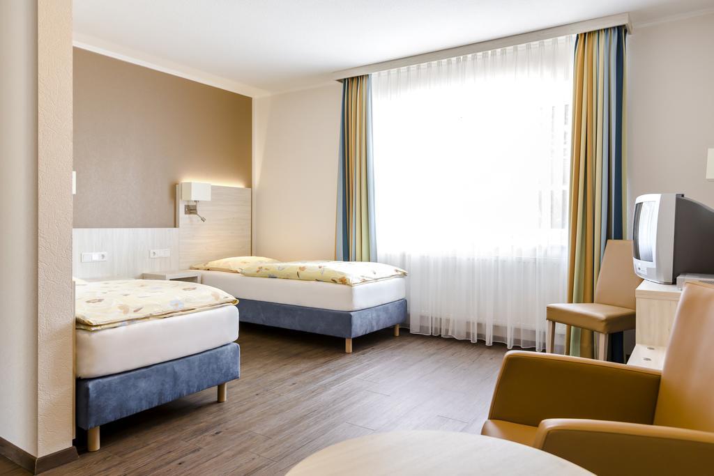 Land-Gut-Hotel Westerkrug Wanderup Экстерьер фото